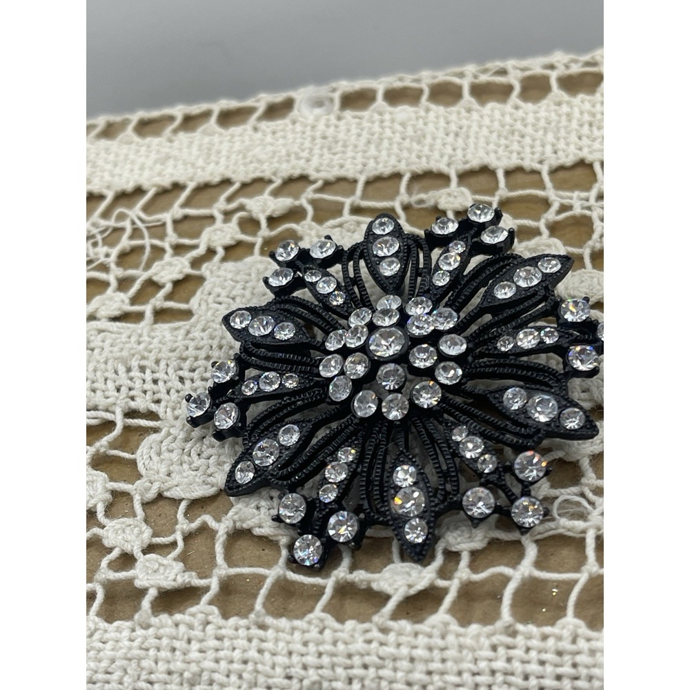 Stunning‎ Vintage Estate Black Enamel & White Rhinestones 1.4" Floral Brooch Pin